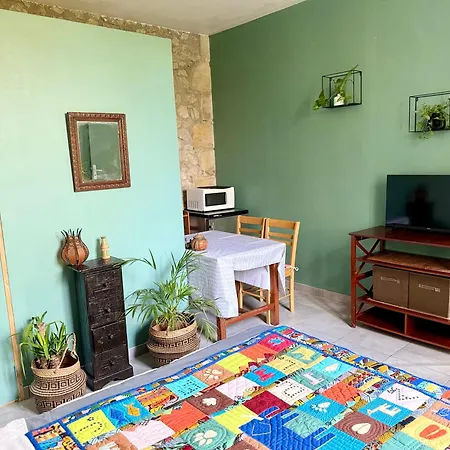 Boheme Avec Salle De Bain Privee Et Vue Jardin Campagne Bordelaise 홈스테이 Villenave-de-Rions
