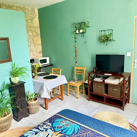Boheme Avec Salle De Bain Privee Et Vue Jardin Campagne Bordelaise Kwatera prywatna *