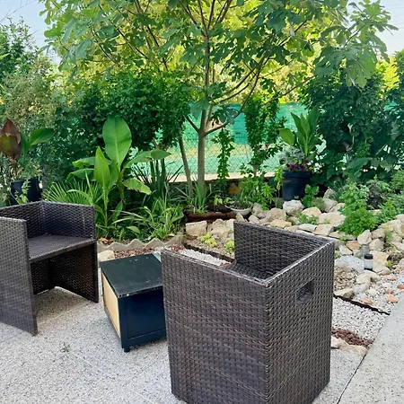 Boheme Avec Salle De Bain Privee Et Vue Jardin Campagne Bordelaise 홈스테이 Villenave-de-Rions